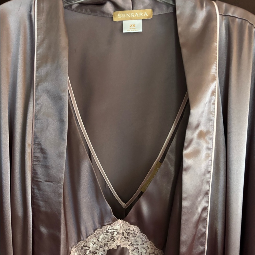 Sensara Size 2X Elegant Satin Lace Trim Robe and Nightgown Set - Floor length - Picture 2 of 2